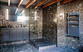La Marble Room ~ Sauna ~ Jacuzzi ~ Cremant
